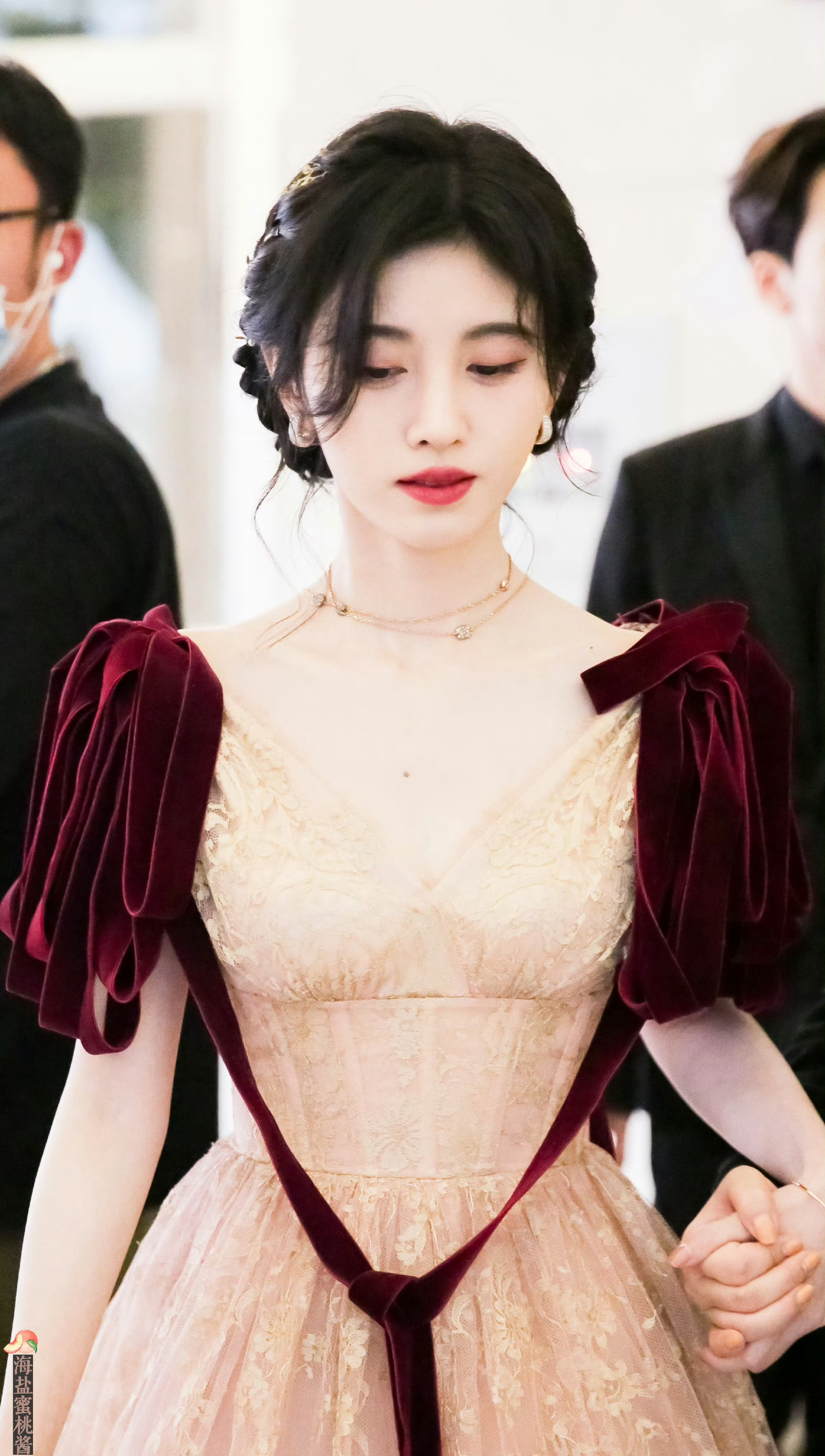 鞠婧祎月鳞绮纪 jjy鞠婧祎露芜衣 jjy𝑯𝒐𝒘 𝒈𝒆𝒏𝒕𝒍𝒆