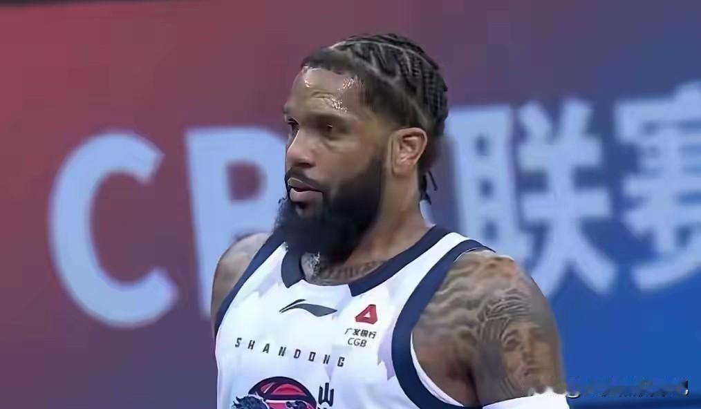 官宣，鲍威尔正式离队！
今天山东男篮正式官宣，外援鲍威尔因个人原因，不能再代表俱