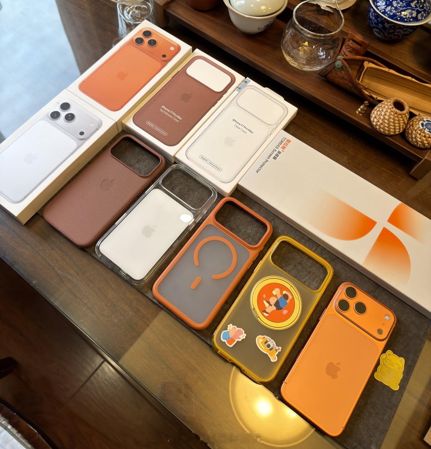 又省钱了之前买的一堆iPhone 17 ProMax手机壳到了18 ProMax