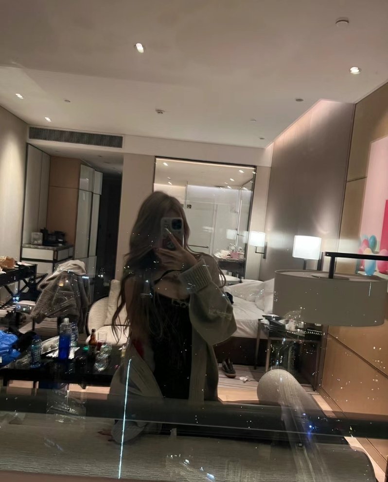 后来我不再分享喜悦诉说委屈 学会隐藏自己 我想让自己开心点 . ​​​