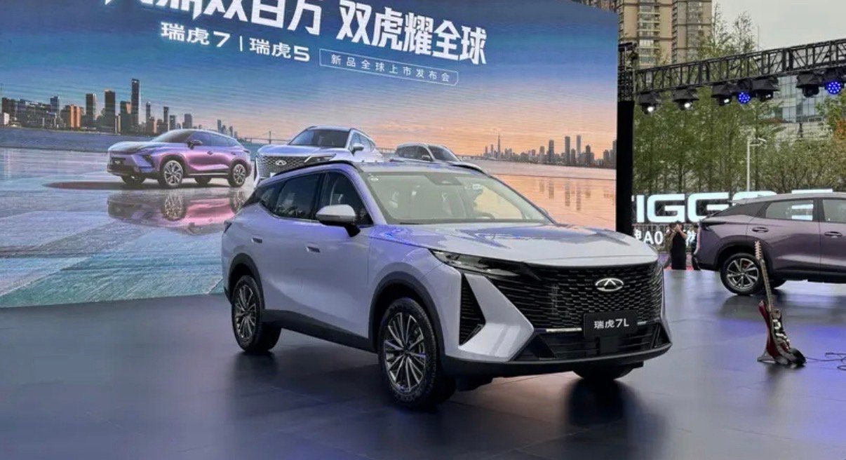 【奇瑞瑞虎7L正式上市 超值置换价7.19万元起】4月8日，奇瑞汽车宣布瑞虎7L