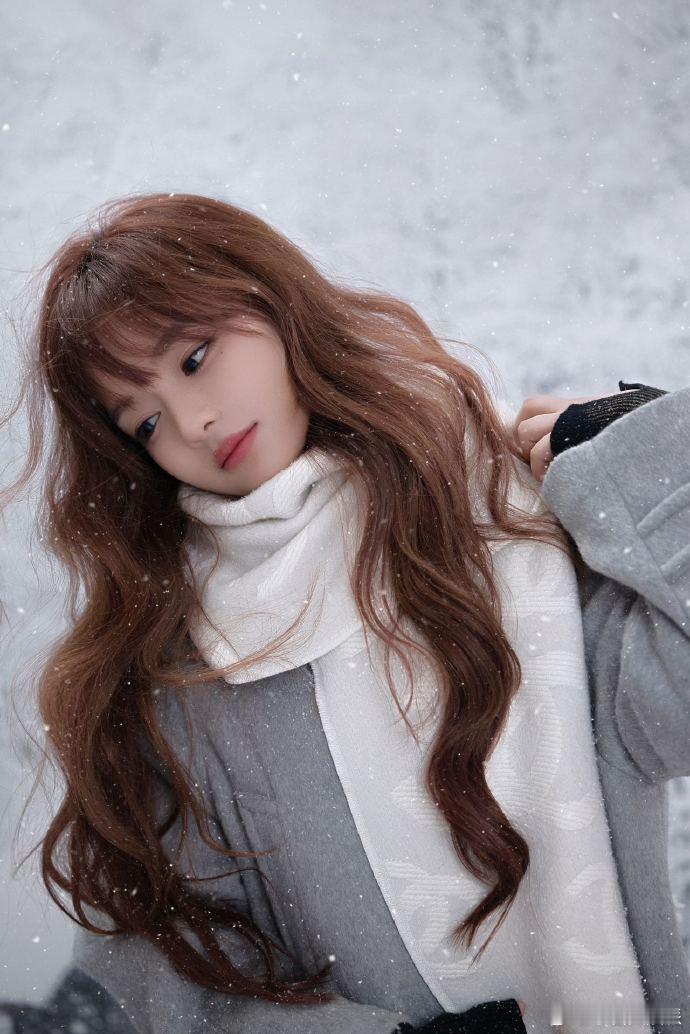 黄霄雲被工作室做局了 谁懂这波操作！工作室喊话，黄霄雲秒回，新歌预热的话我直接冲