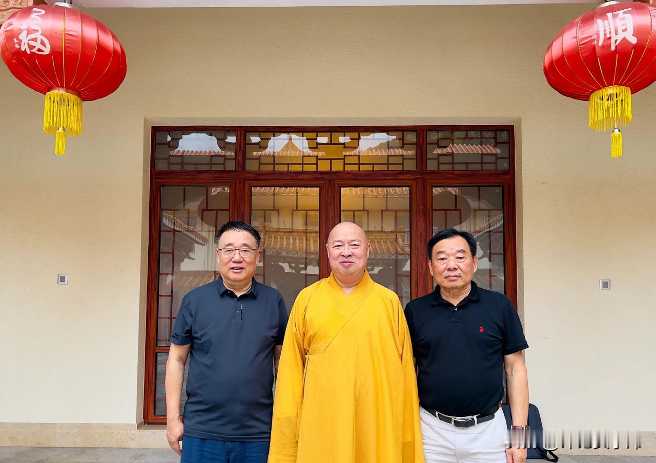 精英和大众
精英负责展现国威，大众负责保障基石，一个冲锋前进，一个后勤保障。这就