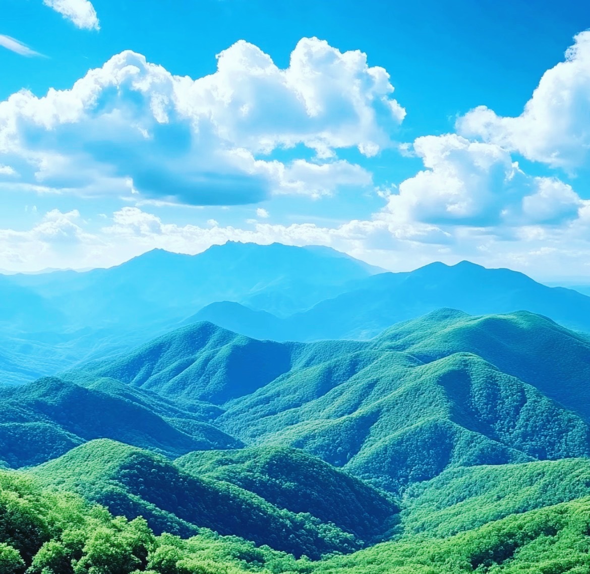 住宅正北方如果有连绵不断的秀山，山势像京剧演员背后插的令旗，其家可能会出武行、公