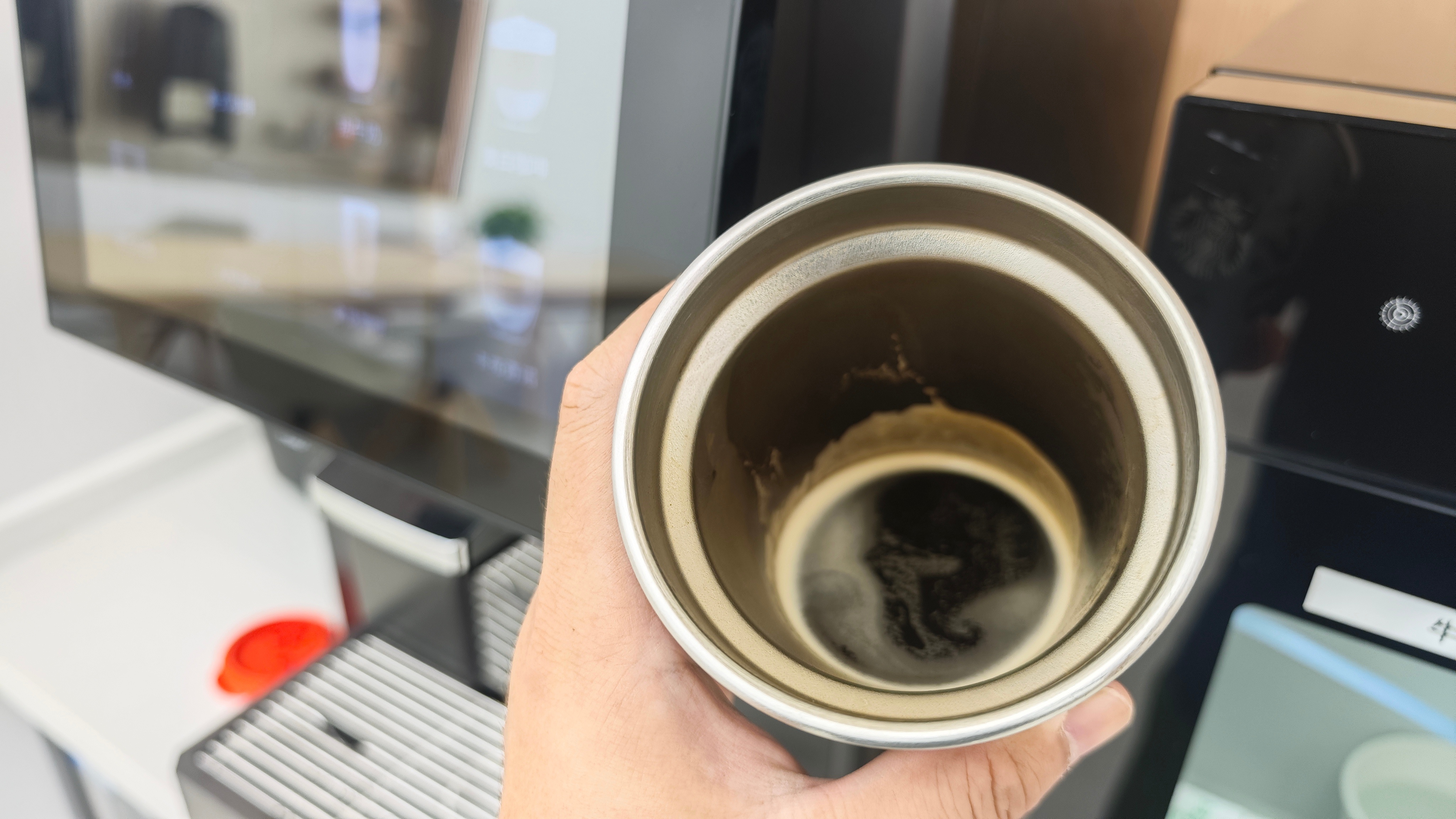 咖啡嘛，就是上班牛马的草料，但确实不能过量摄入以我自己为例，一天就工作日上午1杯