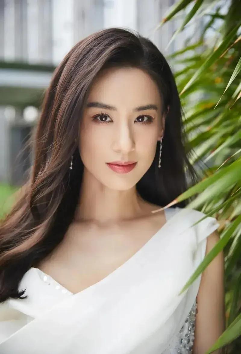 杨子这次彻底输了，不仅输了钱，还输掉了老婆的心。他跟黄圣依的关系就变得扑朔迷离了