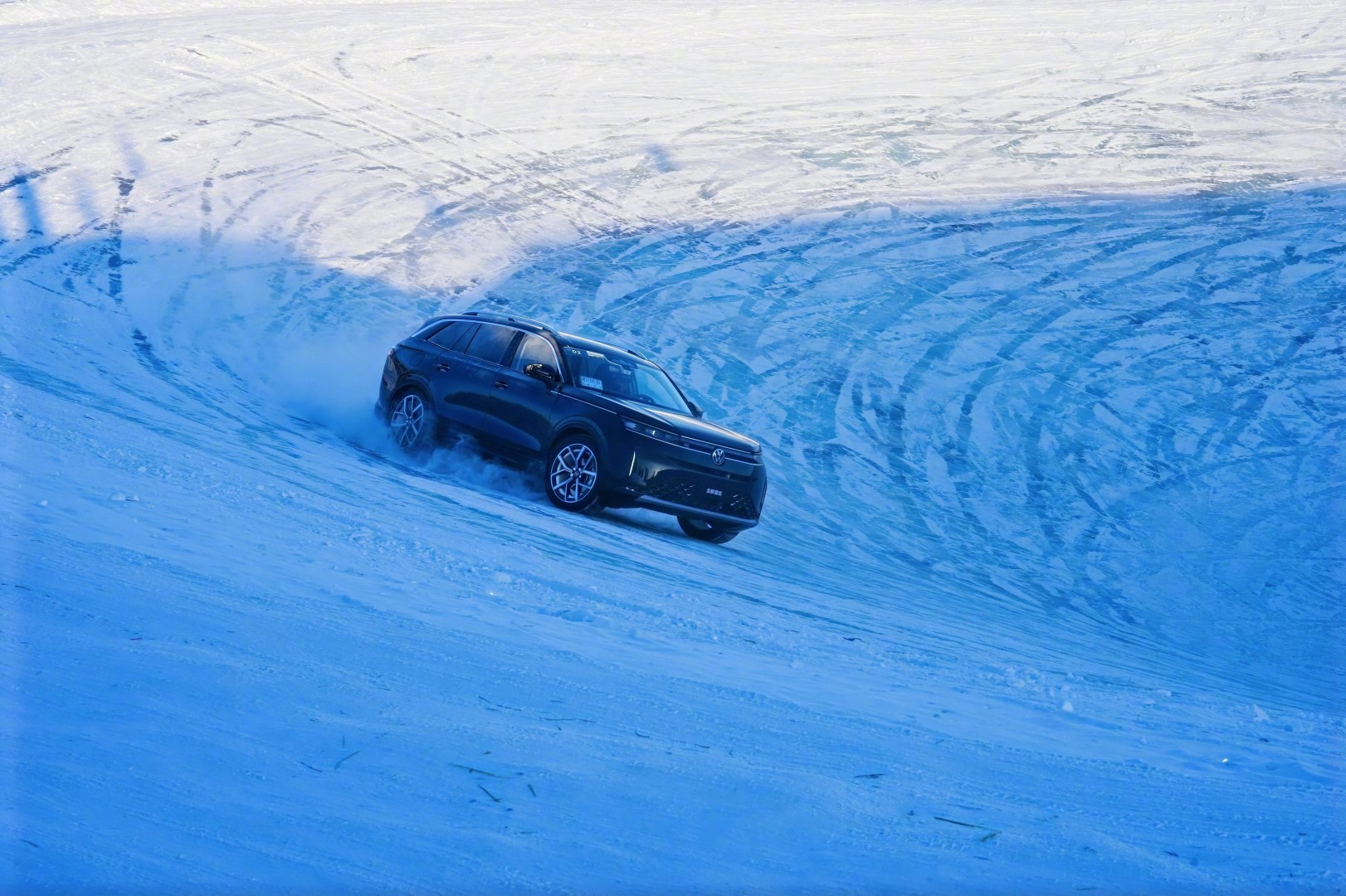 零下40度秀肌肉最近大家都在挑战的“冰锅”，全新揽巡带着第五代EA888也来挑战