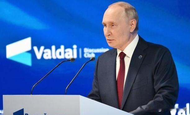 俄罗斯给中国送上两份大礼，帮了中国大忙，日本右翼感到害怕了？
这第一份大礼就是“