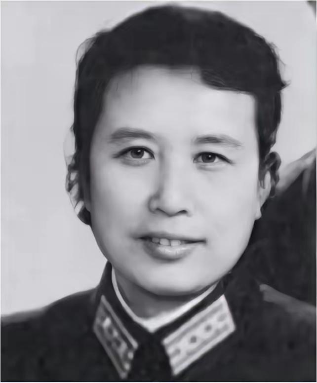 15岁富家女逃婚去延安，死活不当官太太，却在1978年的德国波恩，哭得几近昏厥打