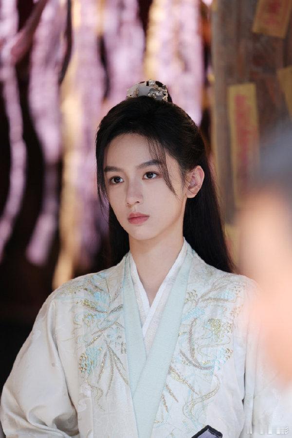 周也少年将军口碑这块周也版少年将军，简直是古装剧里的 “宝藏”，口碑好到让我想大