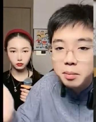 都是王小利的儿媳妇，那区别可大了去了。裴梓云那是亲婆婆，婆婆财大气粗。又说了算，