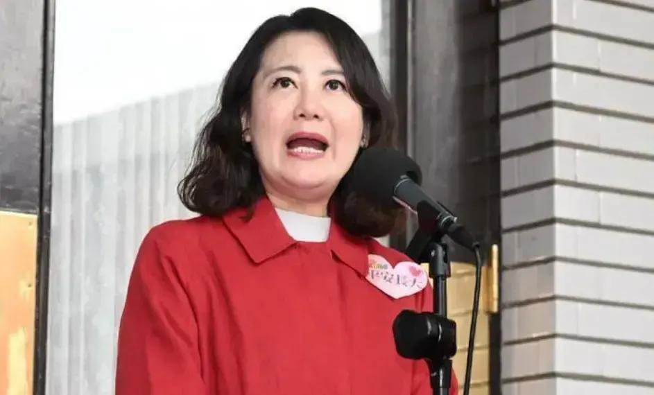 台湾又想多了，这次美国下场帮助以色列轰炸伊朗的三处核设施，台湾又幻想了，如果台海