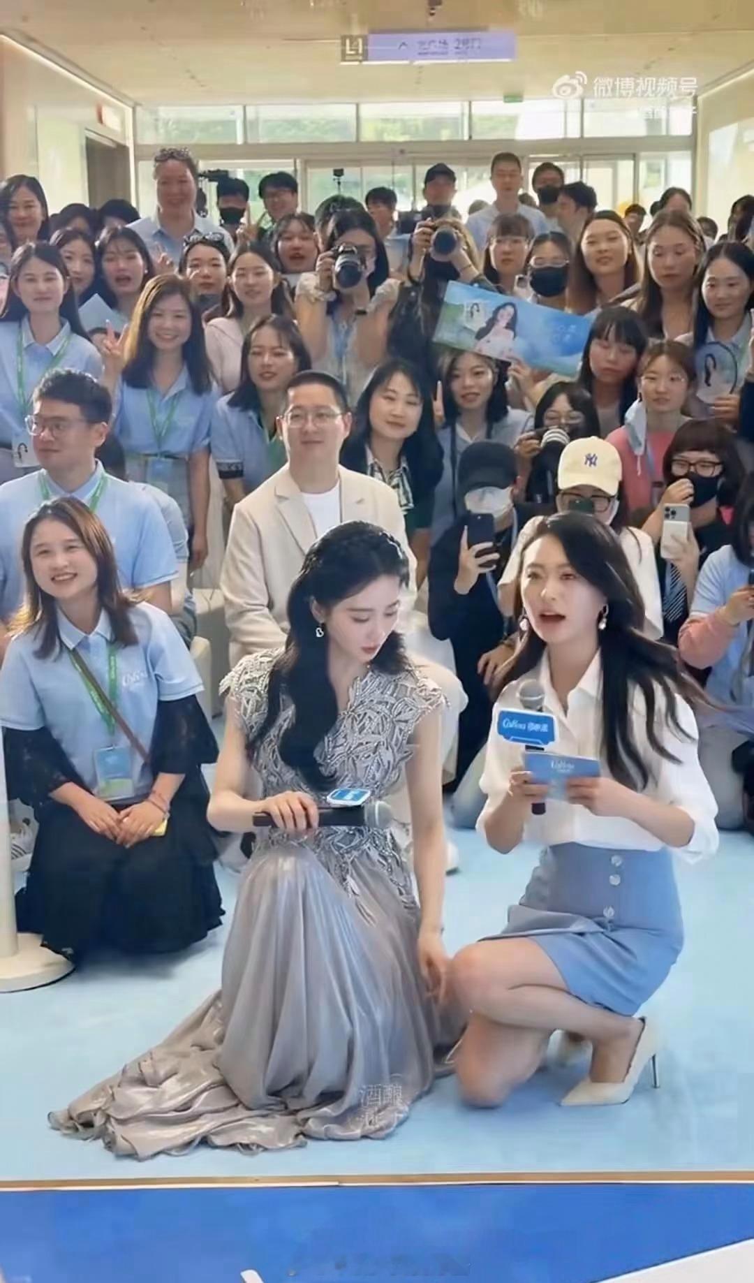 女孩的裙摆也可以保护别人 ​​​