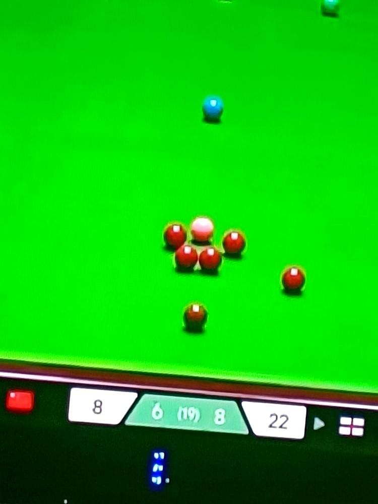 太离谱了！6-2领先，竟然被对手连赢8局！

中国斯诺克00后新星吴宜泽，在巡回