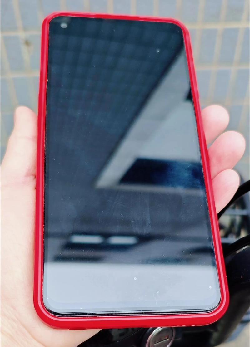 今天上班路上捡到一个手机，因为要上班我把手机扔包里面上班去了。
到单位都开始忙，