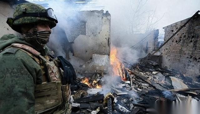 “2027年大陆要动手？”
美国防长奥斯汀和参联会主席米利，没少拿这个日子说事儿