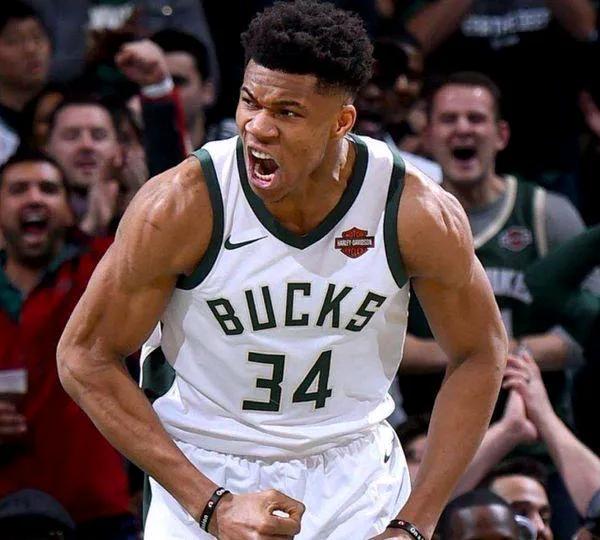 如果字母哥进攻100分，防守100分，其他人会是多少？库里、戈贝尔亮了！

1、