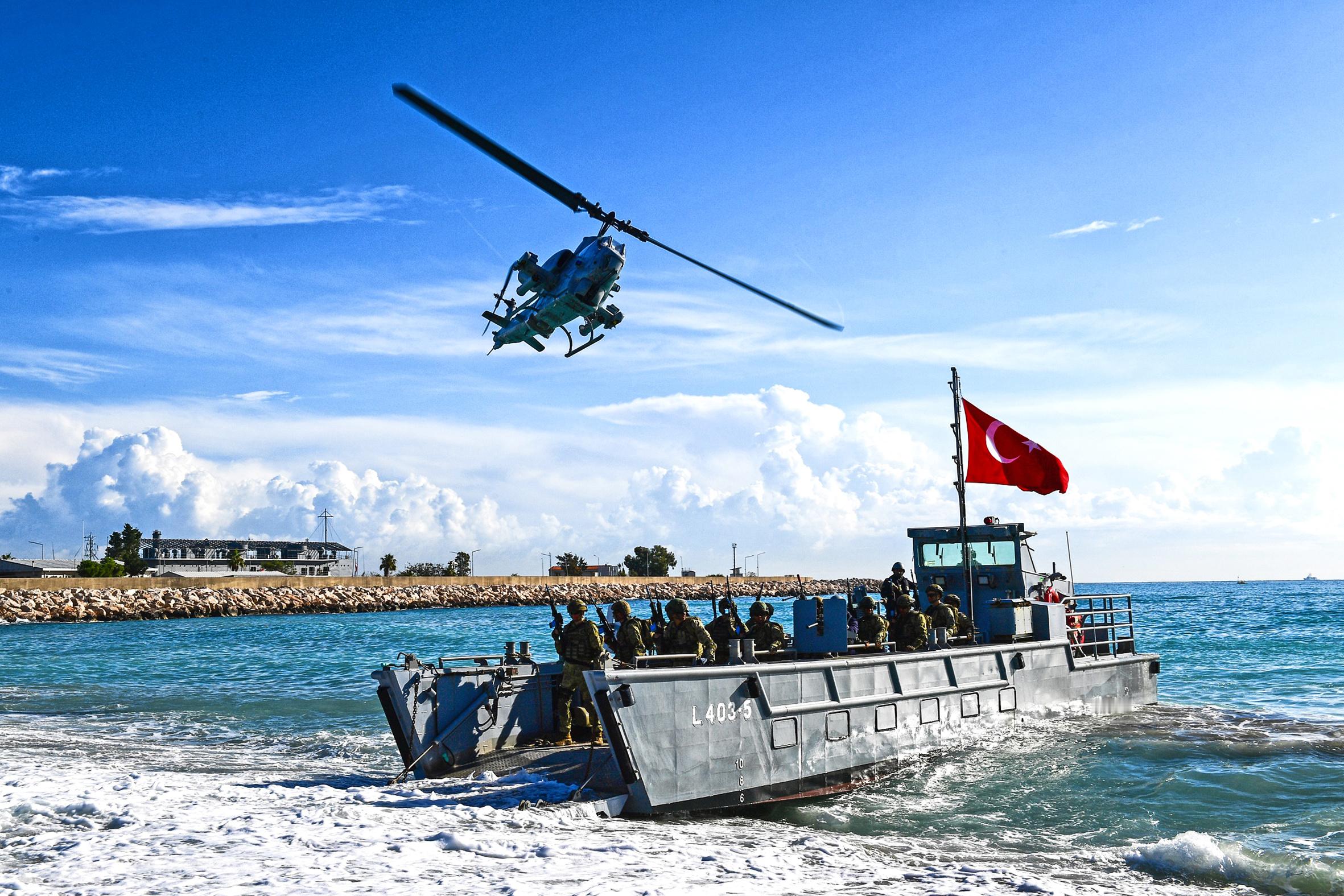 飞扬军事 冲滩！ 