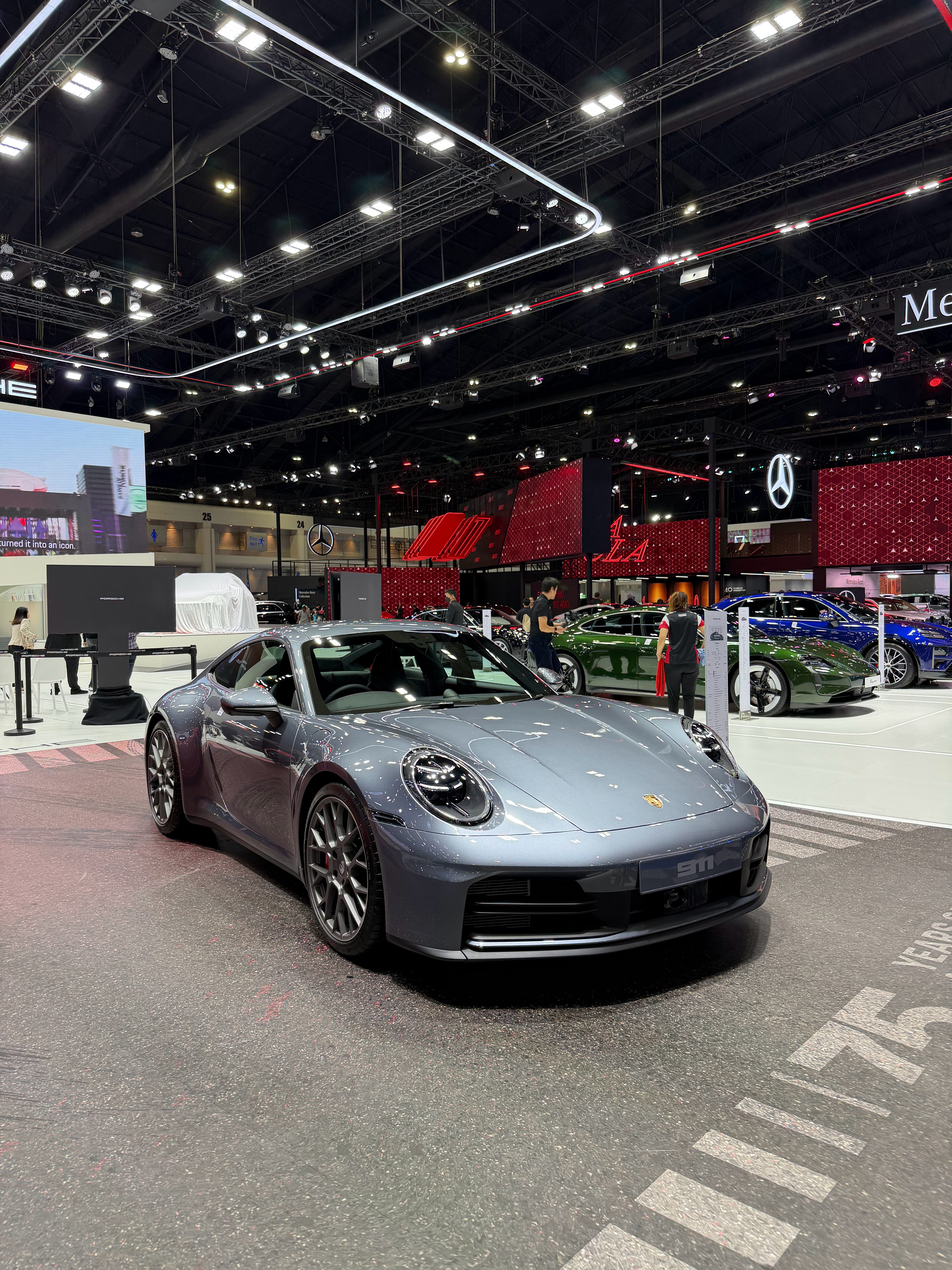 shen车视界 在泰国保时捷车房911 Assistant和工作人员聊了聊，风冷