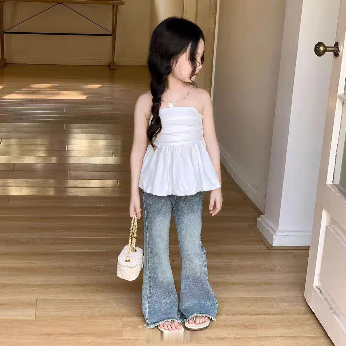 别给小孩买性感奶辣衣服了不是很理解但尊重，有些人可能按照自己的标准把女儿打扮的漂