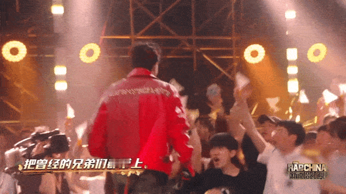 #小白终于赢了#小白不愧是我们的大魔王，对于这一次的舞台来说也是特别的热血沸腾，