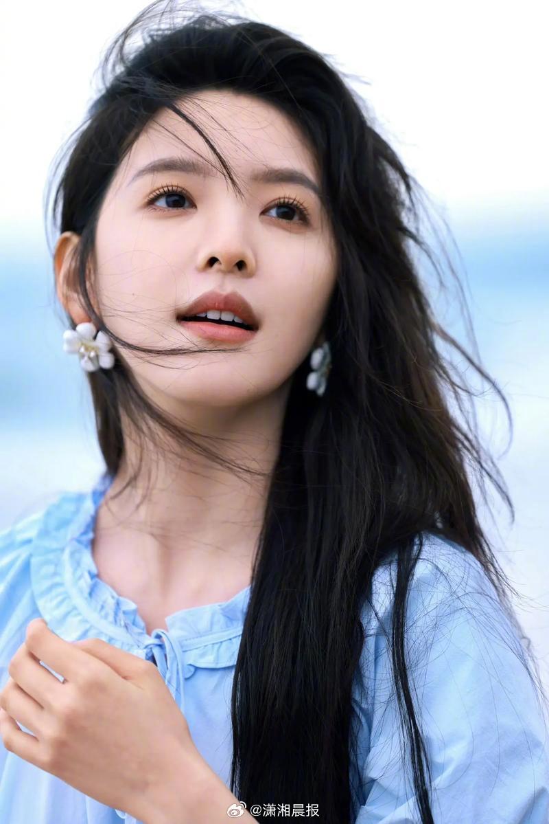 【#律师谈章若楠工作室喊话剧方#】近期，演员章若楠因拍摄期间疑似被外界干扰导致N