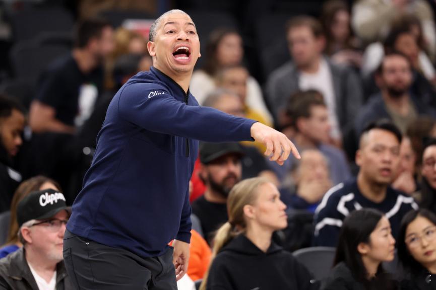 NBA常规赛，快船以126-89大胜篮网。在本场比赛后，快船近18场比赛15胜3