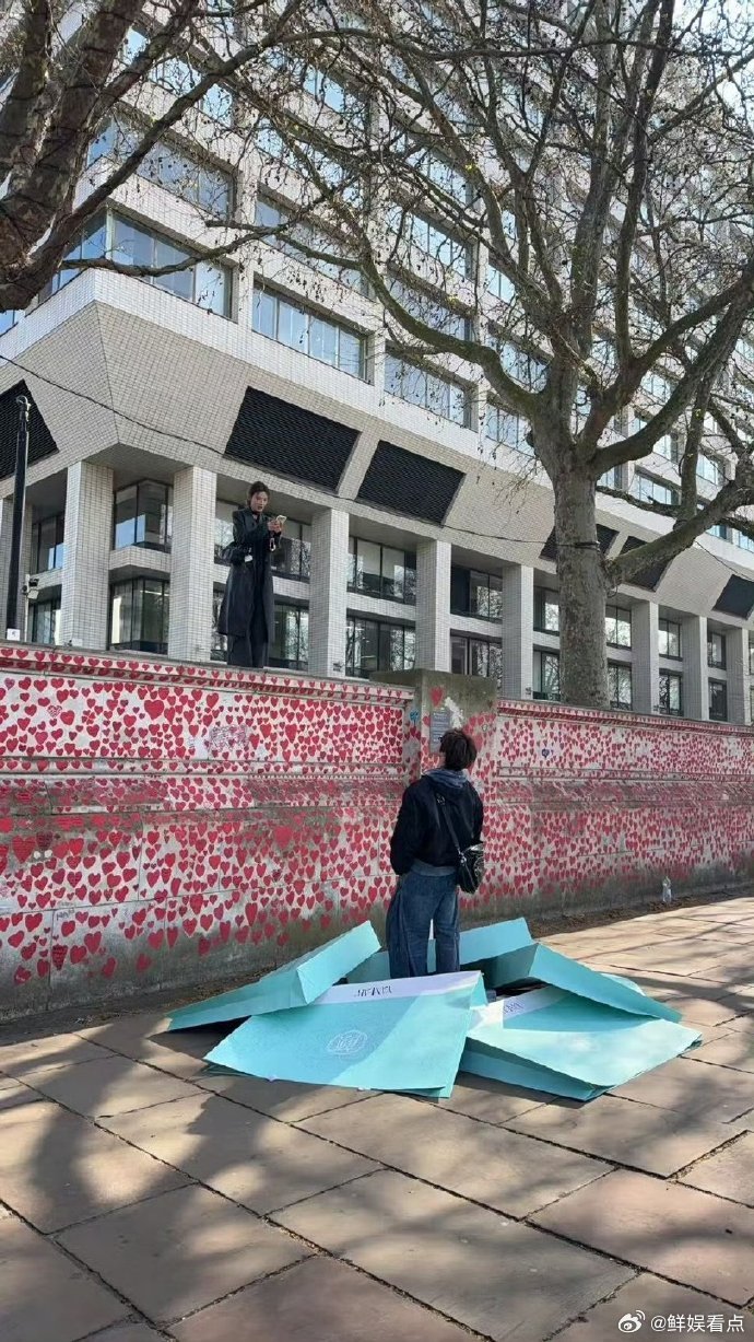 张予曦颜安书桓给依萍送礼物没想到路透都这么有看点，张予曦这波出场直接让人期待住正