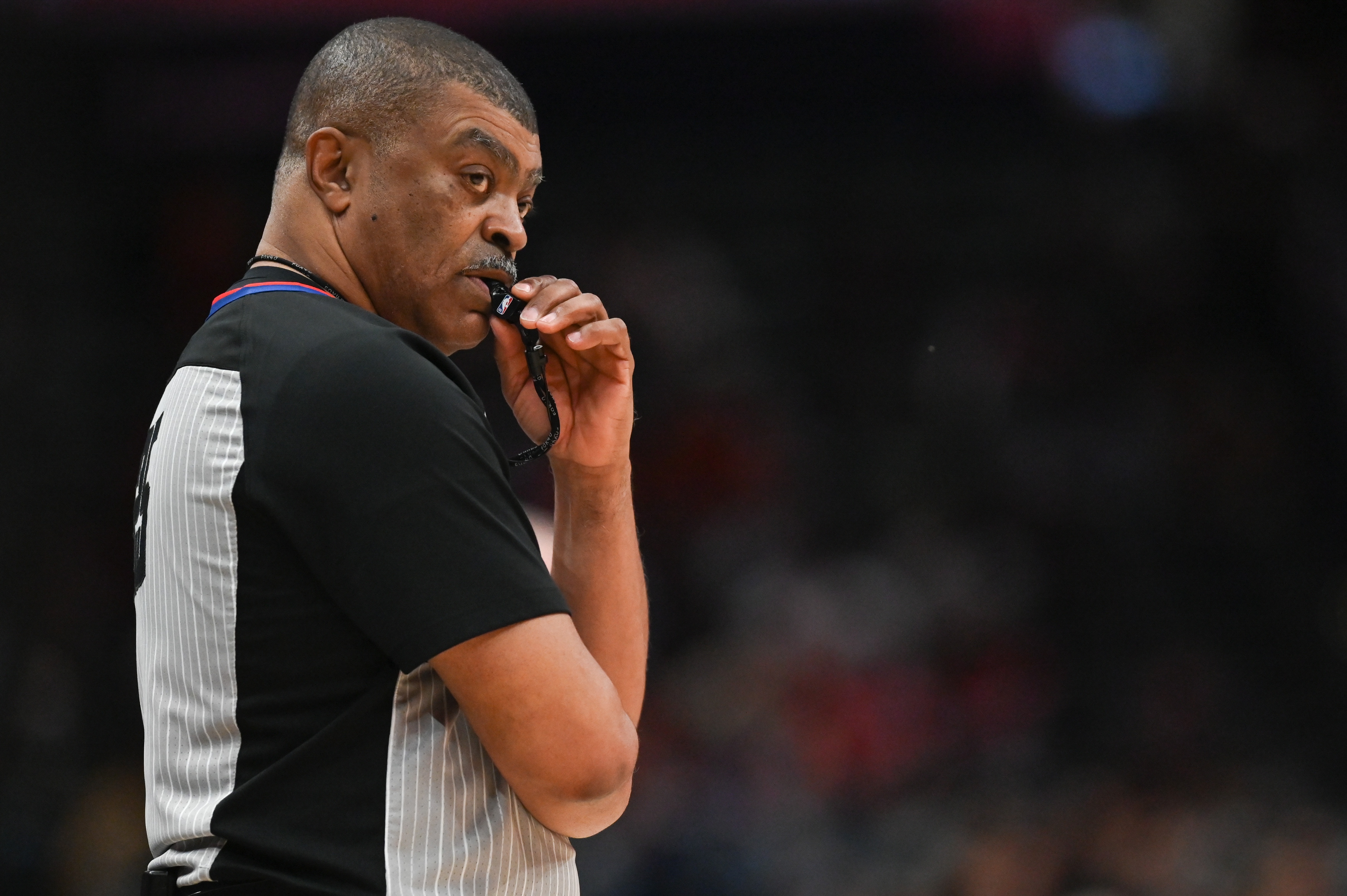 🤔NBA官方：托尼兄弟担任森林狼场次主裁 马克·戴维斯吹罚76人场次NBA公布