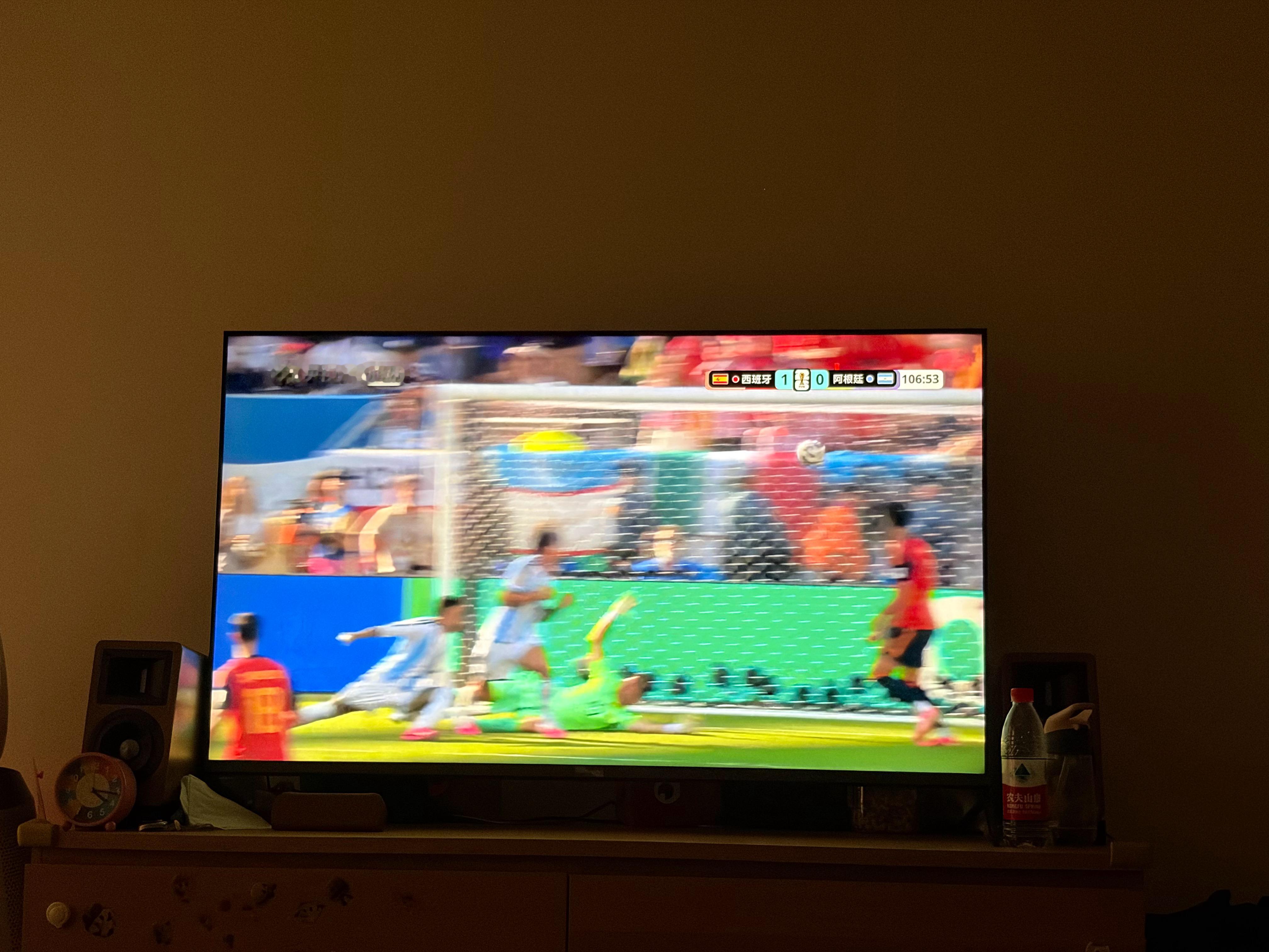 西班牙，1:0。西班牙值得这场胜利！！！赶紧结束吧 截止目前西班牙20脚射门，1