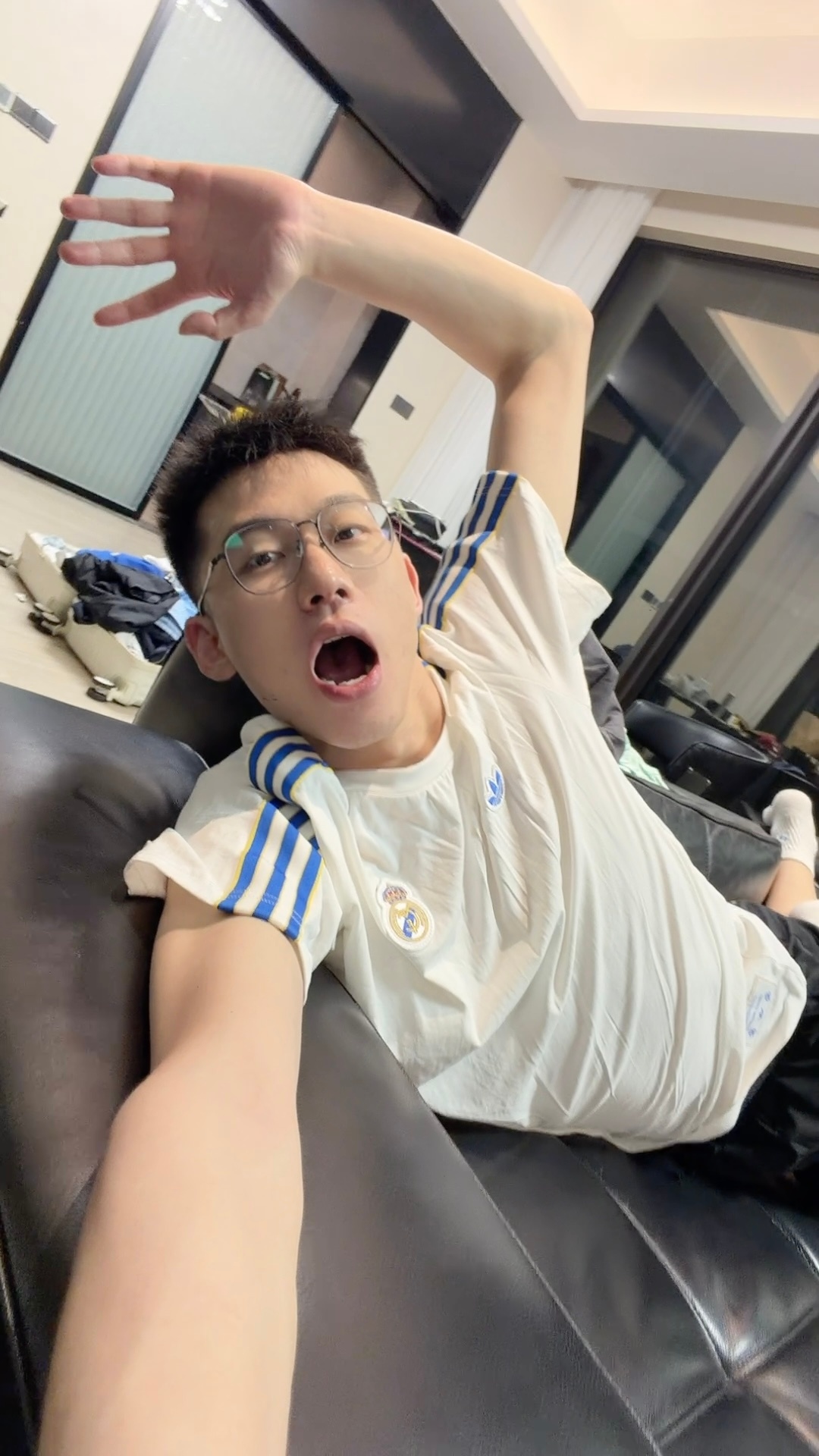 发骚了来个人c我 