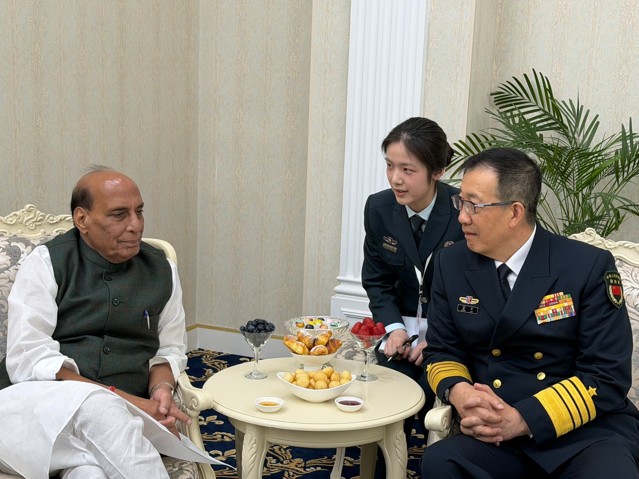 新德里方面周二表示：印度国防部长拉杰纳特·辛格在吉尔吉斯斯坦举行的上海合作组织（