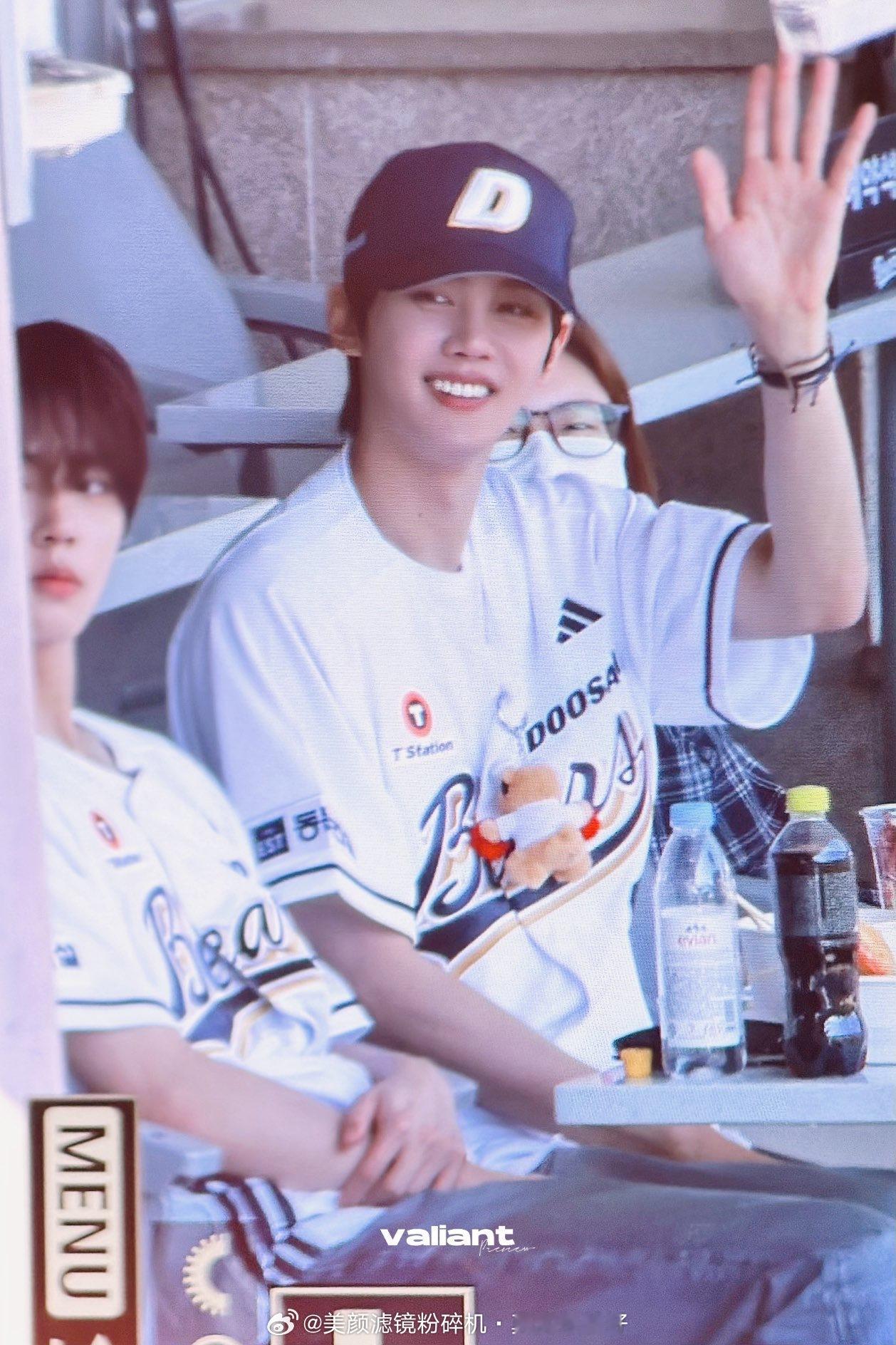 韩维辰，金奎彬今日开球活动新闻图+饭拍预览图 cr logo 