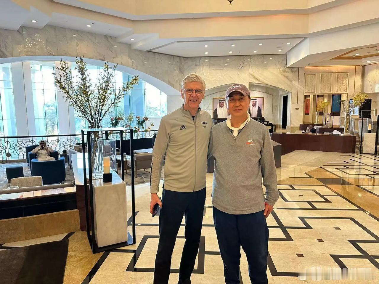 贾秀全作为1984年亚洲杯最佳球员和最佳金靴，被邀请前往观看本届亚洲杯决赛。图为