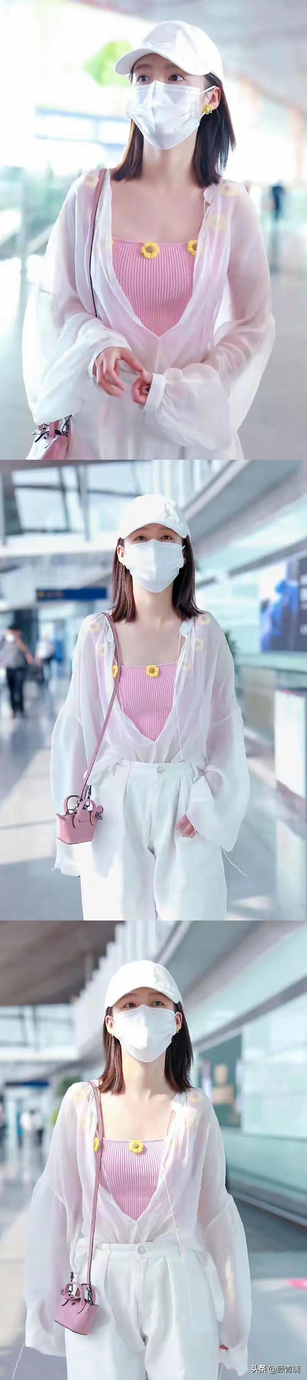 李沁的小清新穿搭，这样穿好显年轻啊，不仔细看还以为是邓恩熙呢！