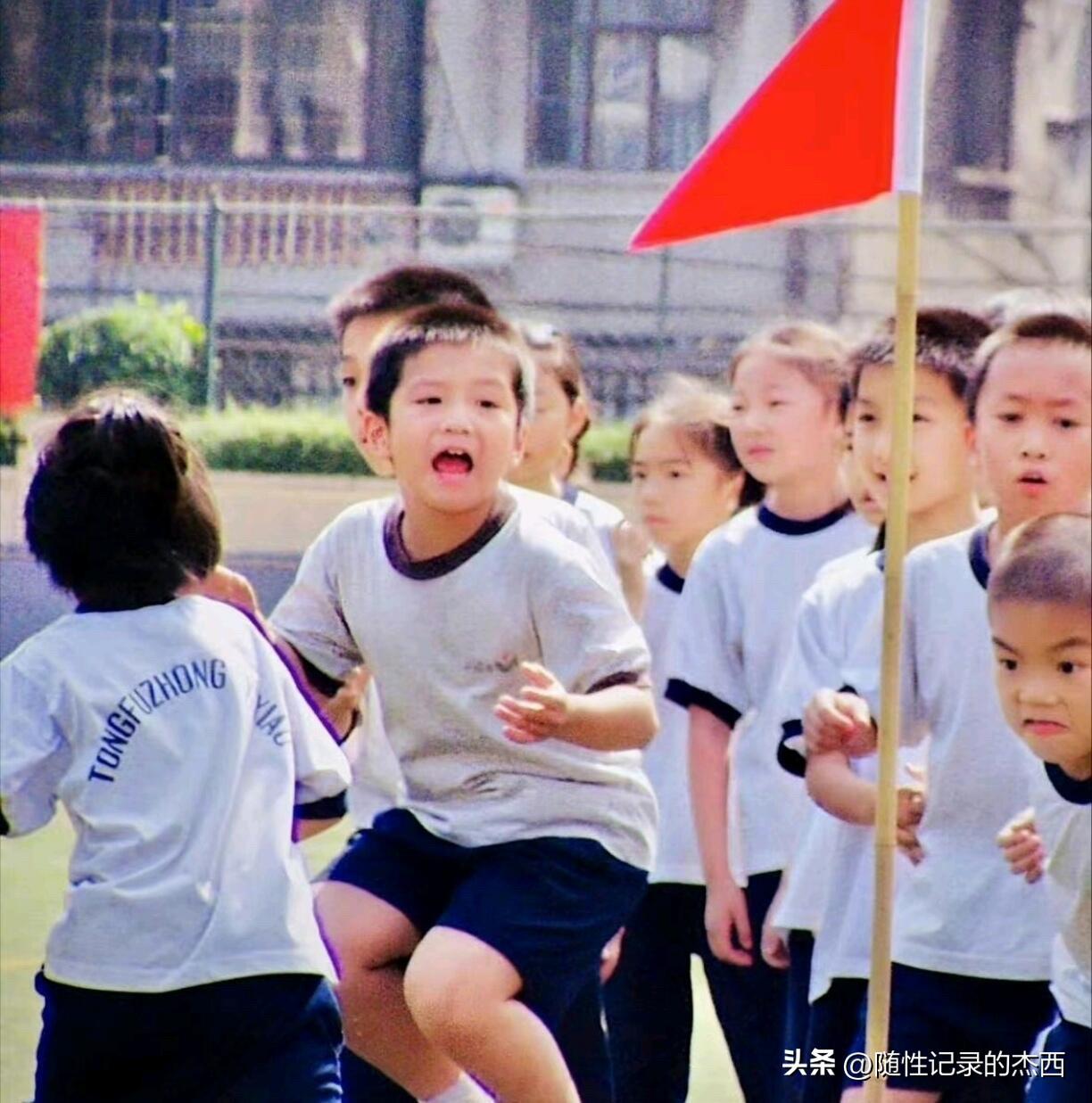 樊振东太可爱了，打球之后开心的表情都跟读小学的时候一样，脸上都乐开了花。

最喜