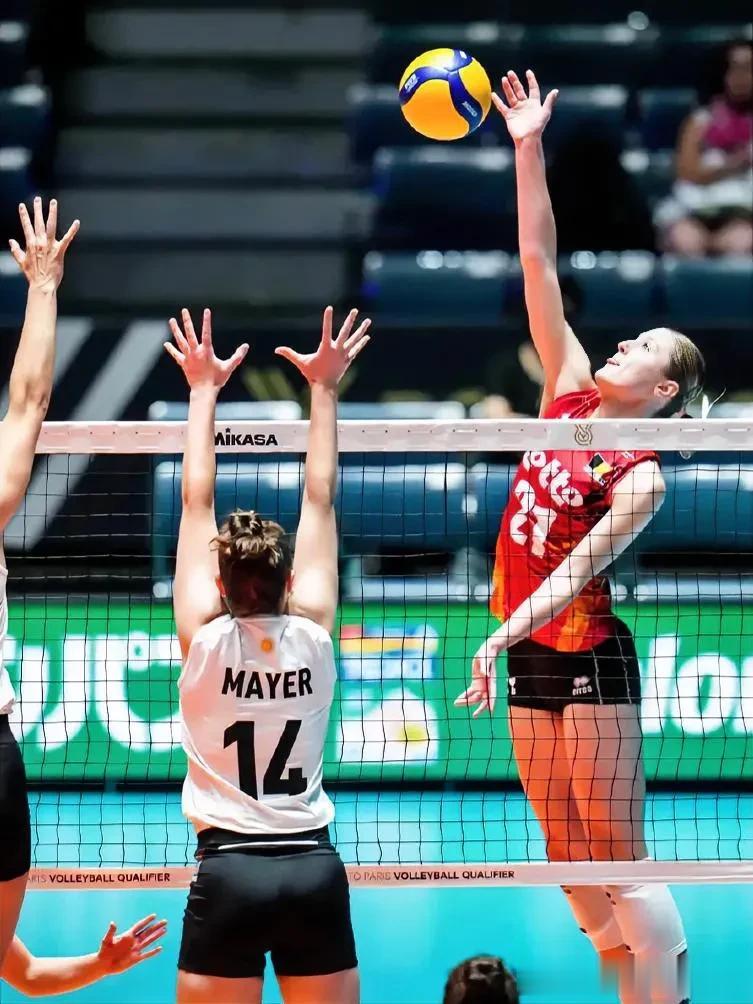 9月19日，巴黎奥运会女排资格赛，B组东京赛区，阿根廷队3:0(25:21/25