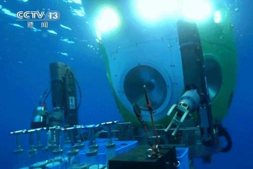 在建设海洋强国的道路上，深海探测任重而道远。
 
我们要以更加务实的作风，一步一