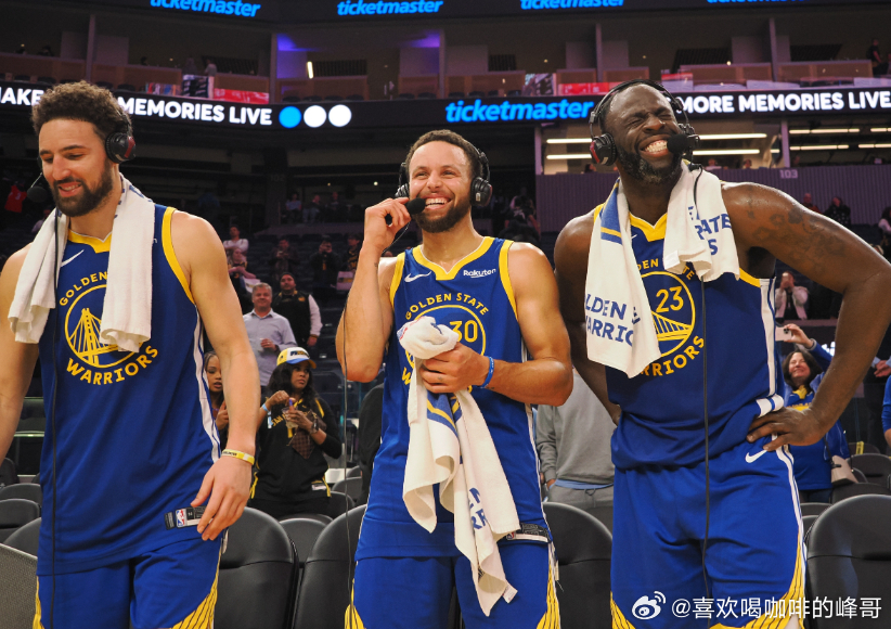 10年前的今天，勇士在主场以102-94战胜了奇才，创造了惊人的主场54连胜，这