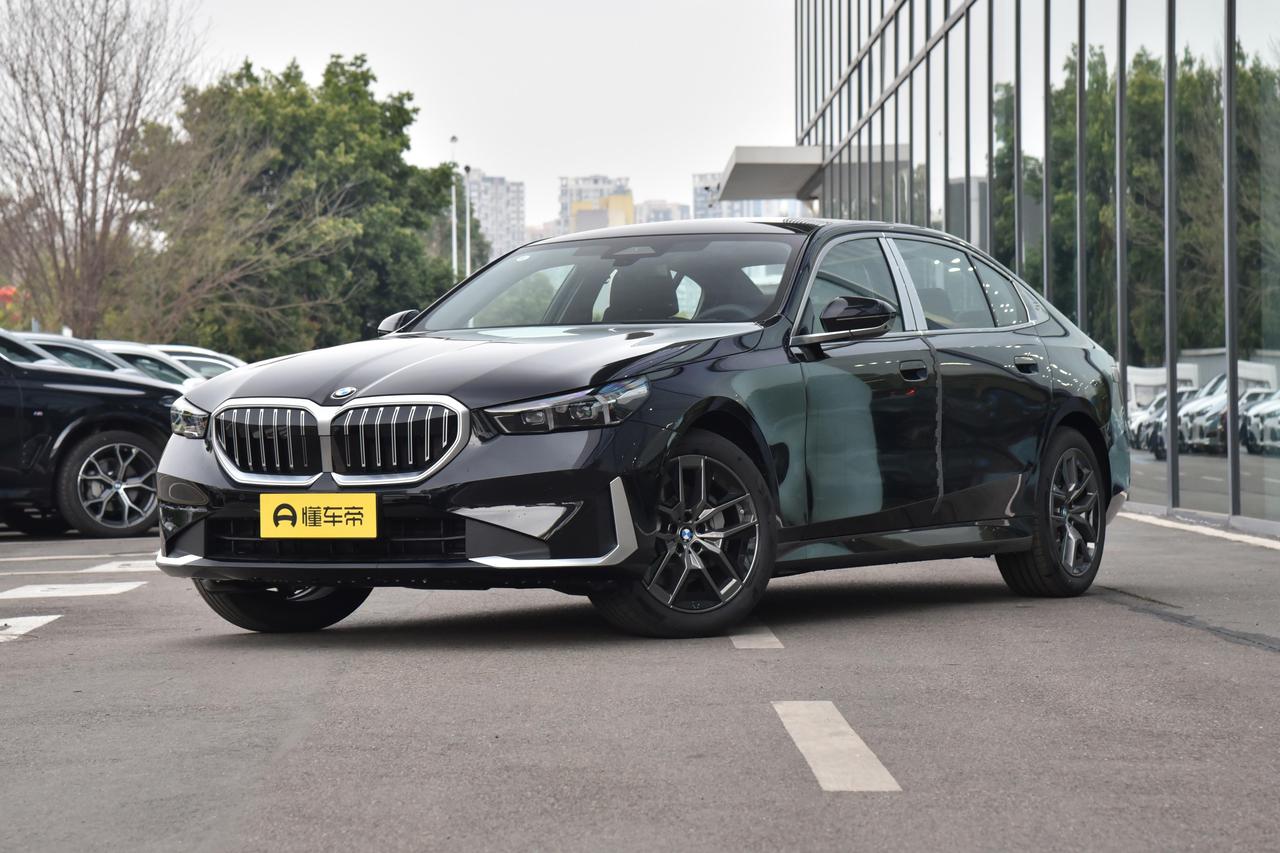 改款上市被骂惨！如今月销1.3万台，宝马5系逆袭了？
说出来你可能不信，去年还被