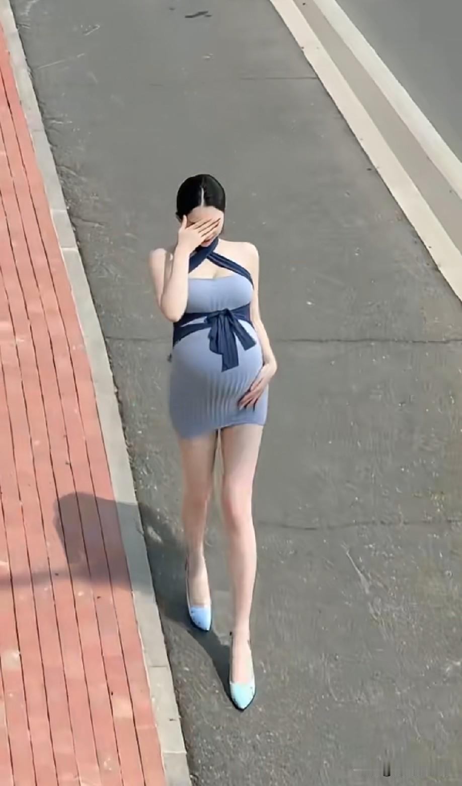 这个肚子看起来好假