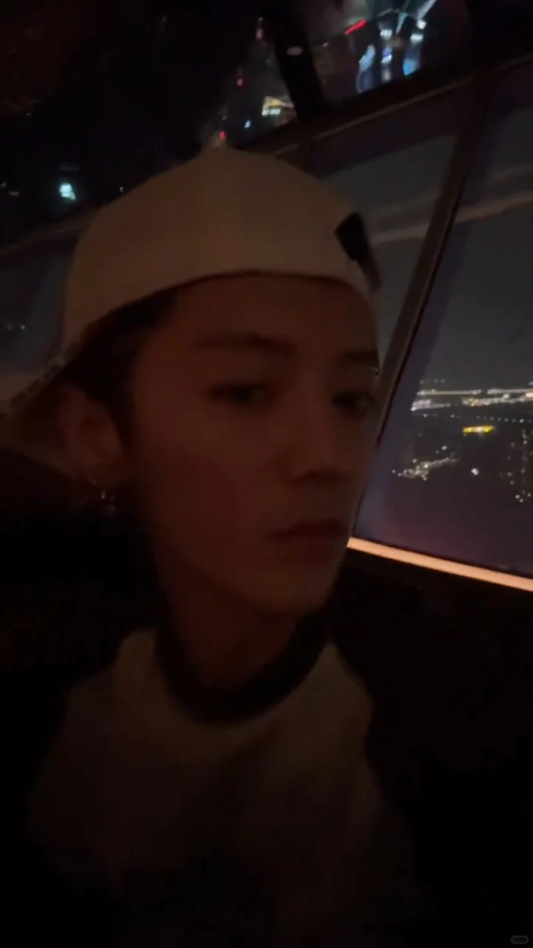 鹿晗 反戴帽子 酷酷的鹿晗 这不就是小盆友嘛[色色R]