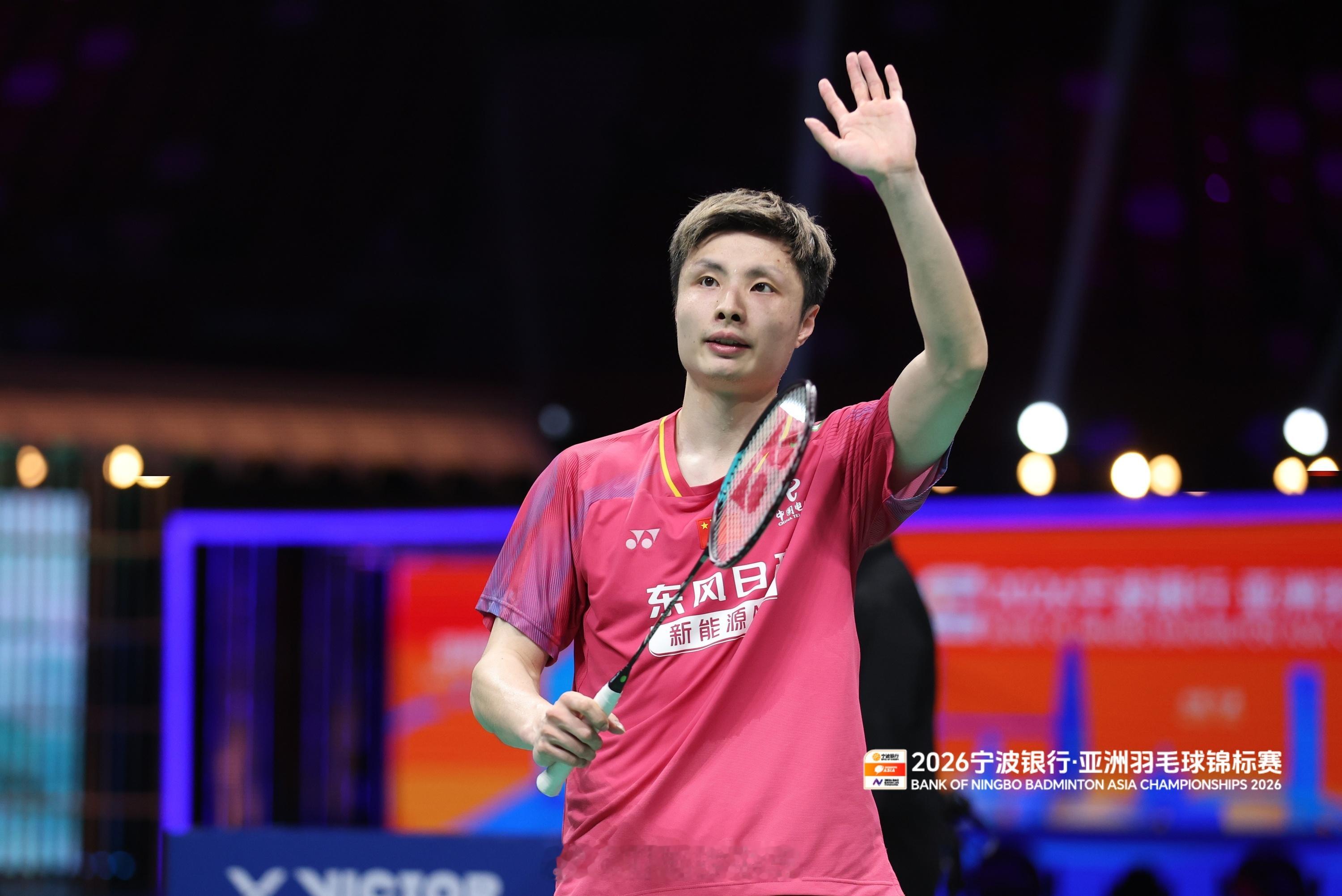 石宇奇首夺亚锦赛冠军 亚锦赛男单决赛：石宇奇 21-8、21-10  阿尤什20