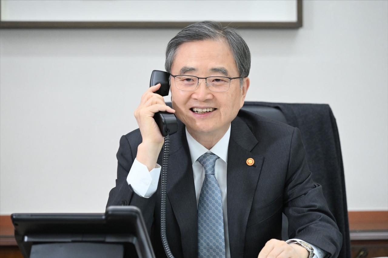 承认了，韩国最高规格等待中国。

7月29号，韩国外交部的消息人士亲口透了底，咱