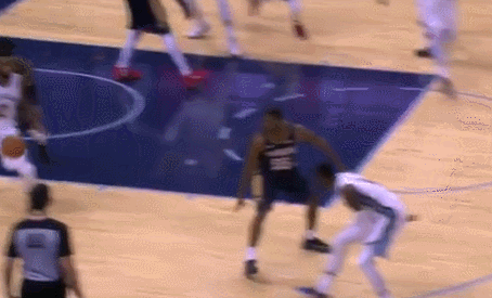 如今的NBA，已经让很多老球迷不忍直视了。

假球，走步，翻腕，假摔，体毛哨，无