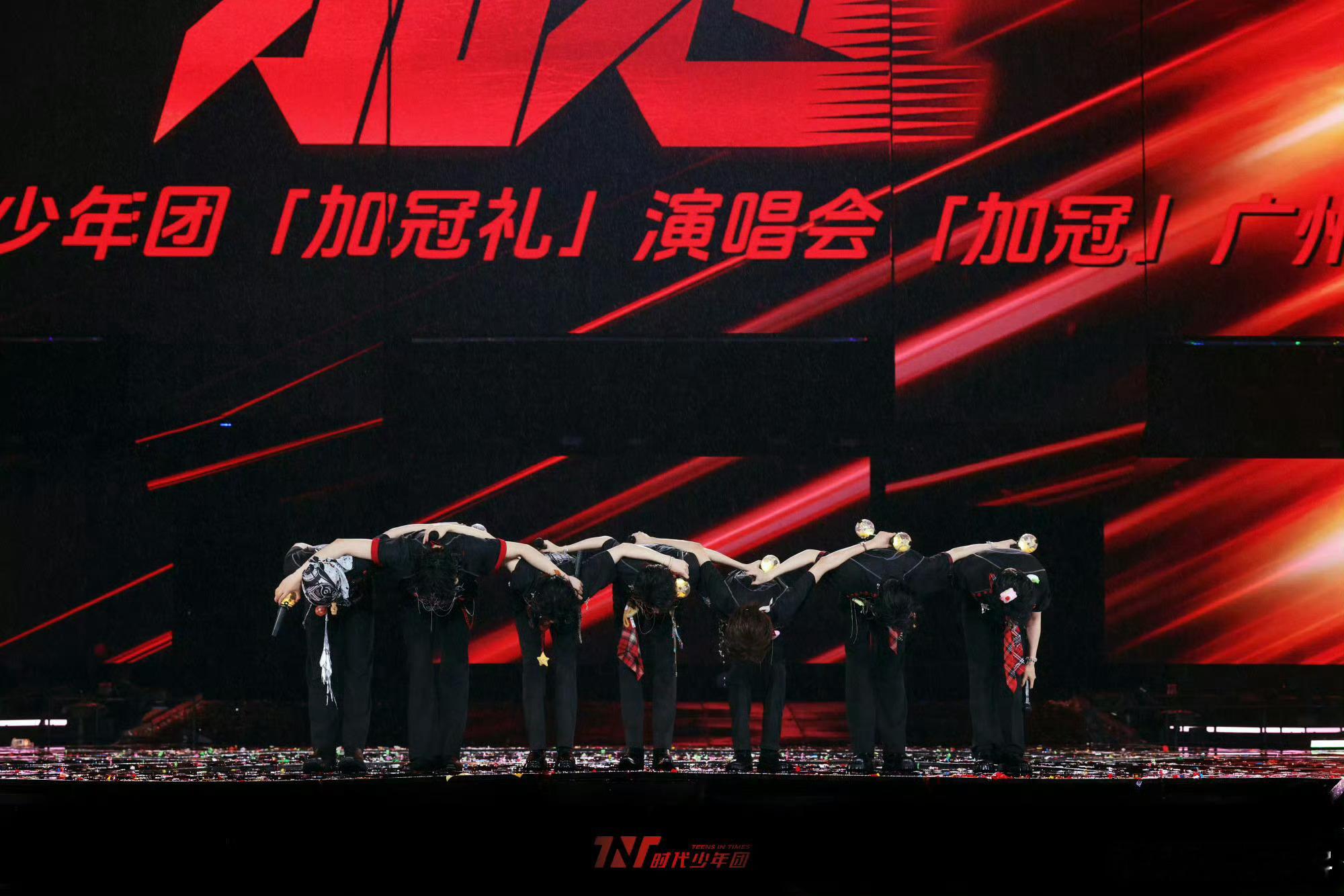 这个号召力真的是内娱独一份了时代少年团五一演唱会带动消费14亿