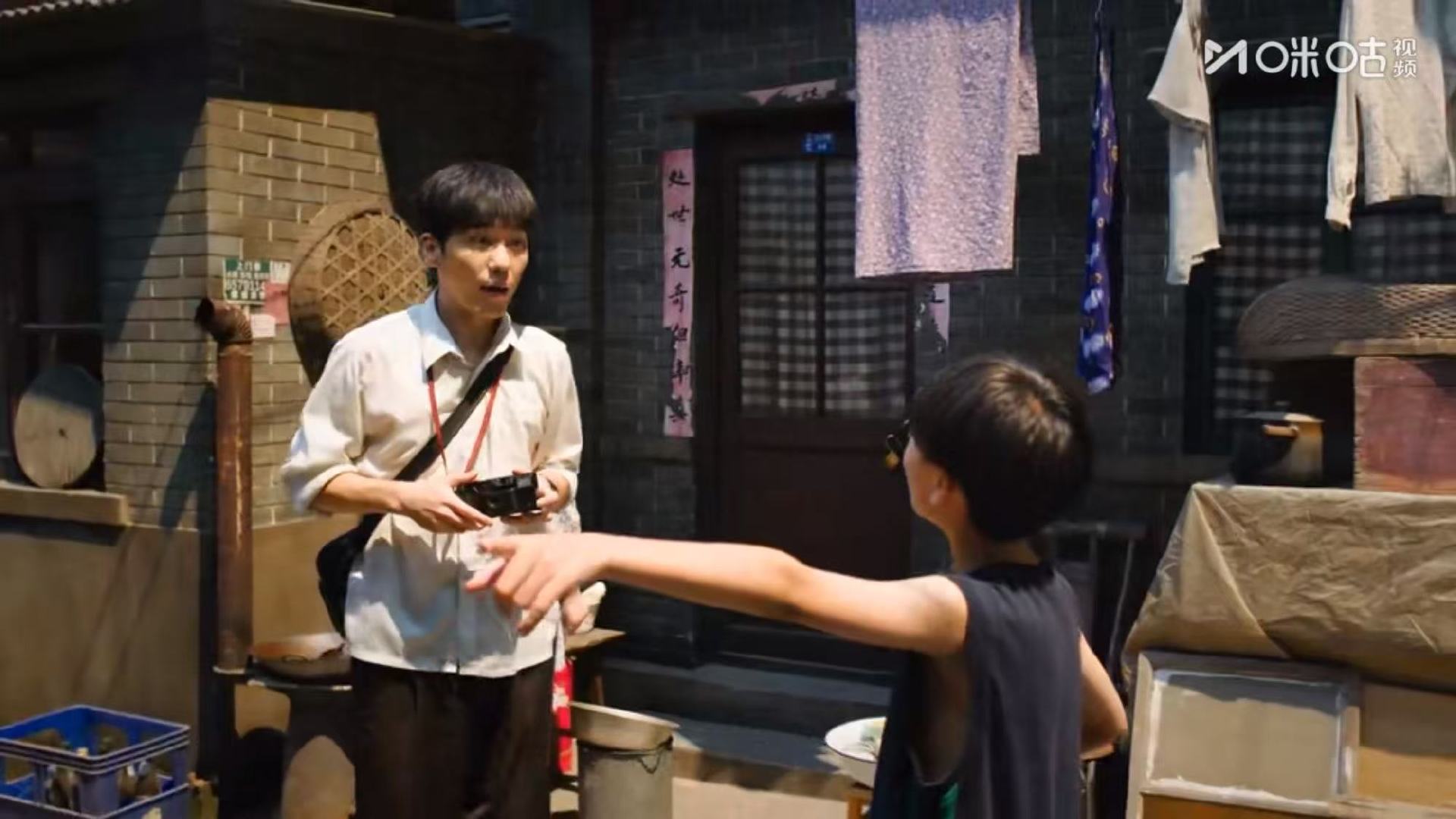 白宇8分钟一镜到底做了13件事 上咪咕看冬去春来每一帧都像老电影，烟火气不刻意、