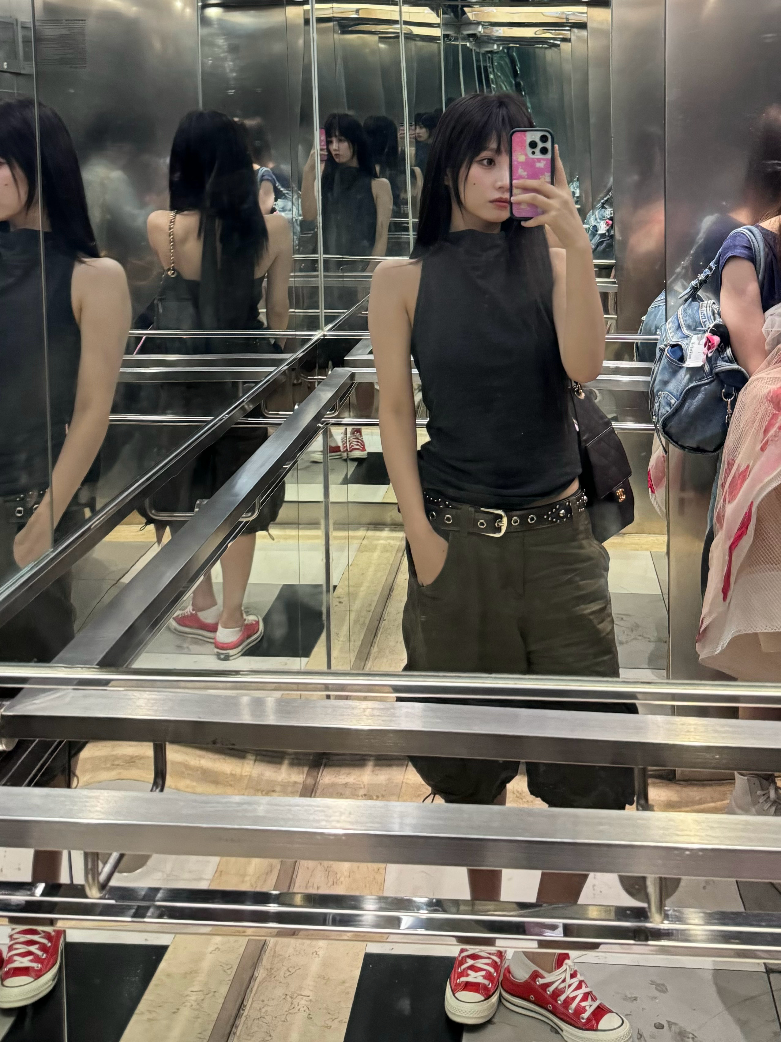 夏天妹妹 全新的ootd栏目板板和小摊都说以后要拍ootd 