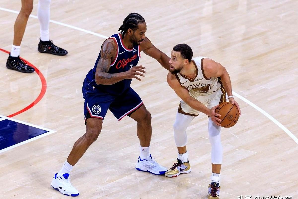 勇士和快船这剧本是彻底换着演了？一个32胜34负，一个34胜32负，排名直接对调