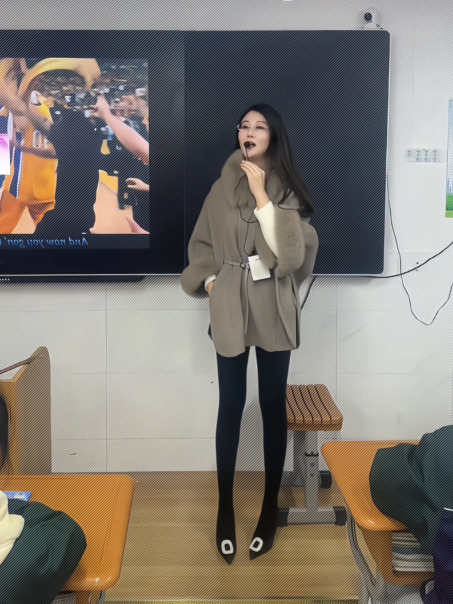 在学校那会你多单纯呐！现在怎么变成这个样子！老师 我太想进步了……